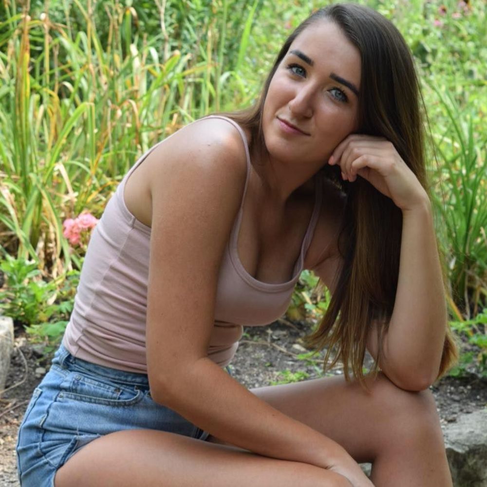 Meet your Posher, Nina